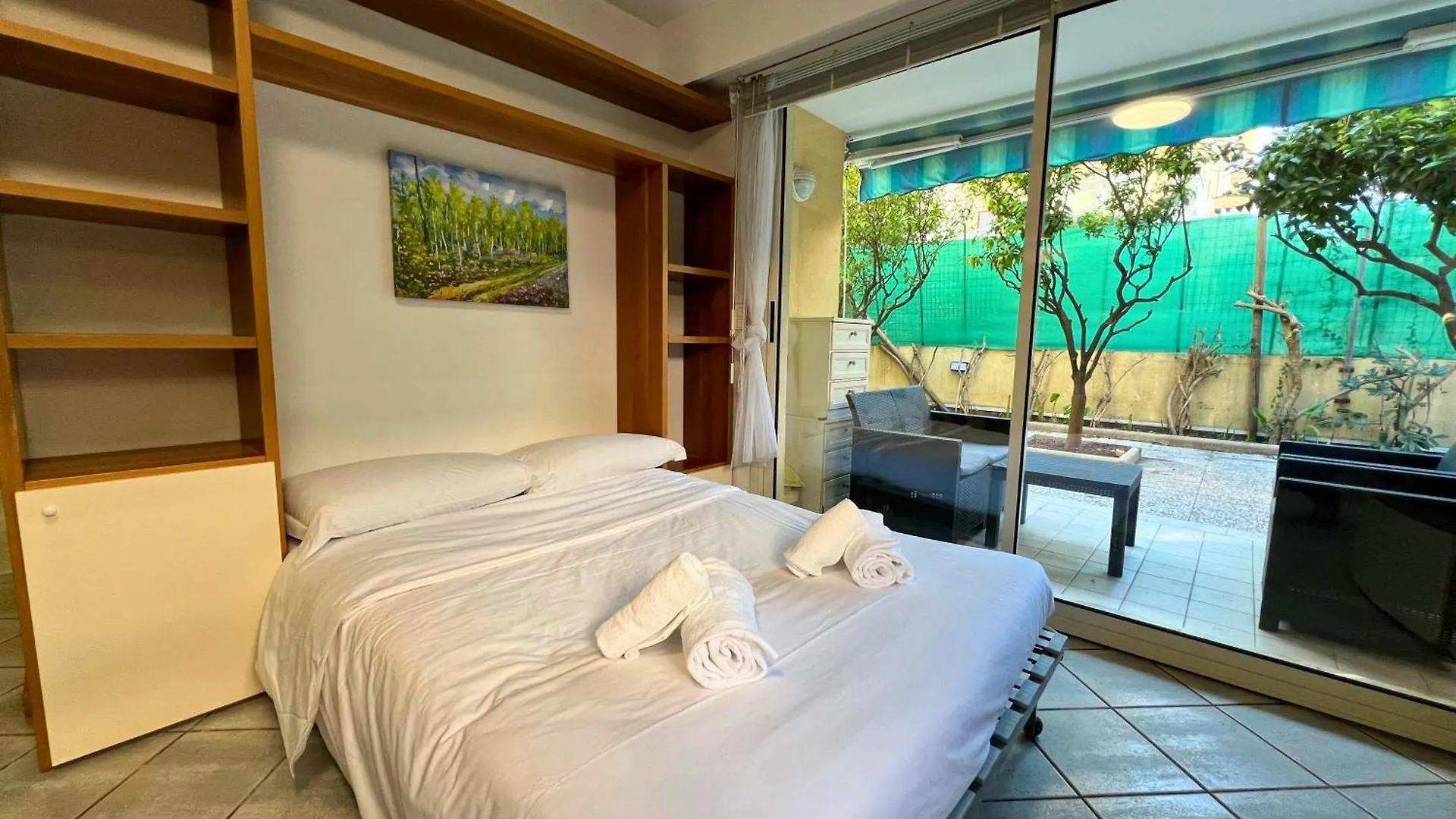 Magnificent Apartment With Garden On The Beach Roquebrune-Cap-Martin